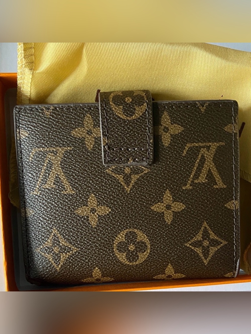 Louis Vuitton Monogram Card Holder Wallet w/ Box & Dust Bag - Picture 4 of 7